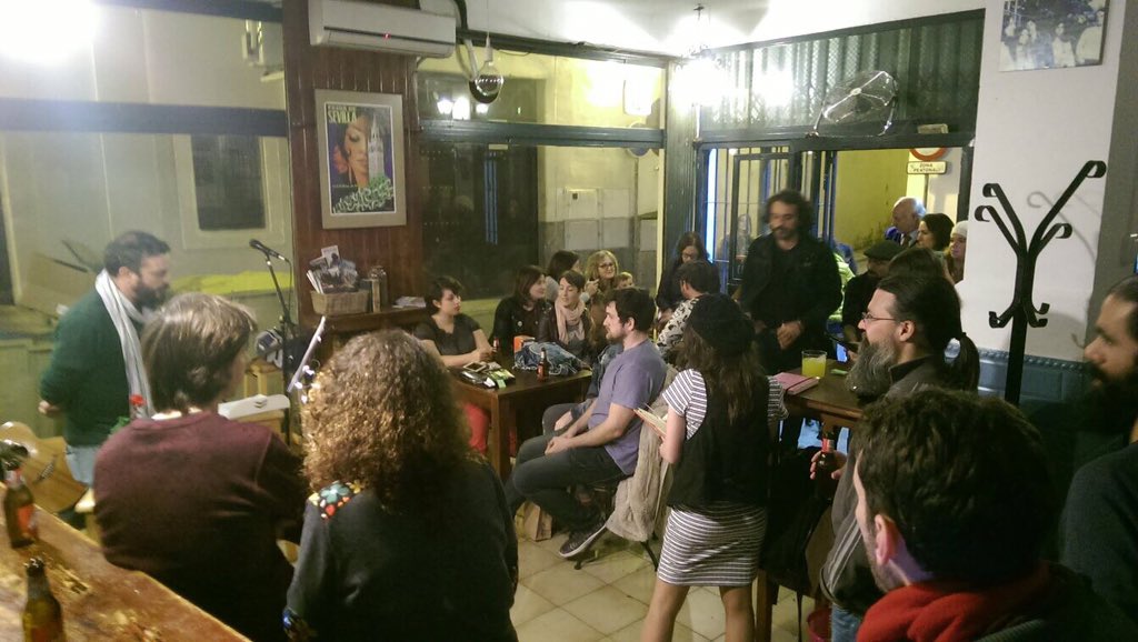 tabernalabanera's tweet photo. @descarria2.
 + @_naufragos con @emarinatirado y JoséAntonioGamero. 
+ Inma y @aFuegoAmigo en 
🛁@tabernalabanera 🛁 https://t.co/Zb3uUjoRAK