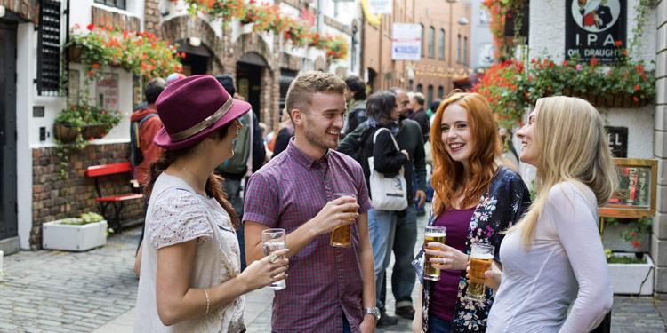 Make the most of a short stay in Belfast with our jam-packed 24 hour city guide >> bit.ly/2bsxbHS