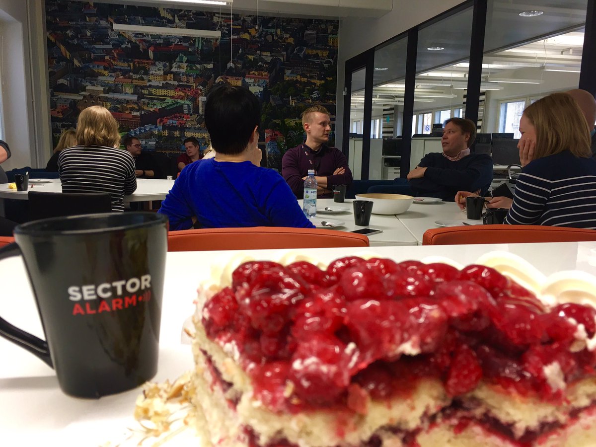 SectorAlarm_FI's tweet photo. Eka fredagsfika! #newoffice #pasila #sectorstaff #joinsector #fridayfun https://t.co/5bXkM6NvA4