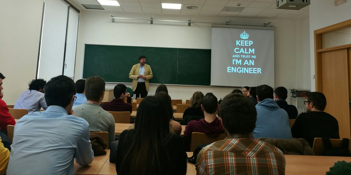 jimenezmoyaana's tweet photo. Nice talk by @dvdmena on digital pathology at ETSII @uclm_es today. https://t.co/tworwbra2D
