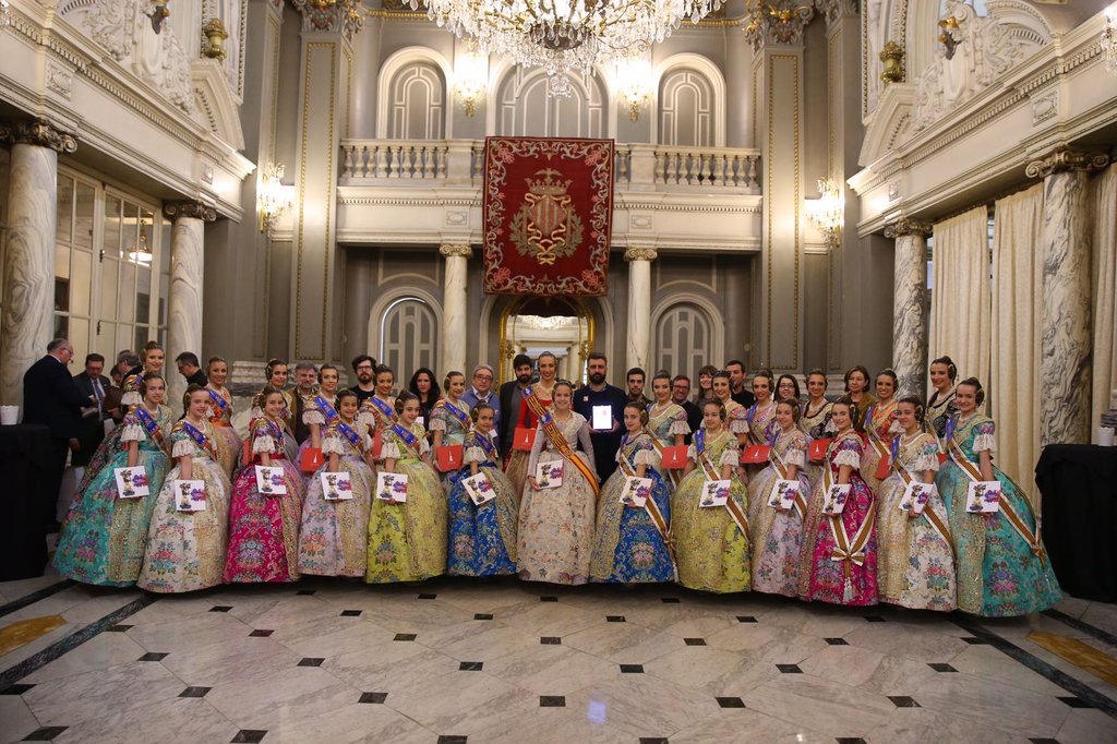 JCF_Valencia's tweet photo. Hui hem presentat els llibrets de les falles municipals! https://t.co/Mv5DE3Fl0q
