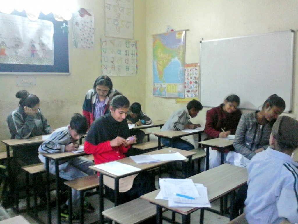 AasraaTrust's tweet photo. #NIOS(open schooling) exams for
#OpenBasicEducation prog for grades 3, 5, 8 ended today.41 children, not in mainstream school, sat the exam https://t.co/idolMWC5Wf