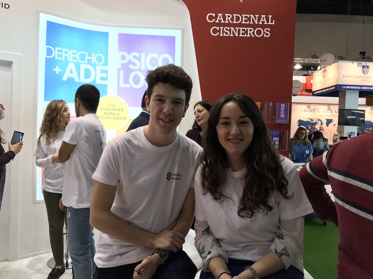 SofiTrombon's tweet photo. #vivecisneros Aula 2017 @vivecisneros 😊 https://t.co/0EPDpoJBJd
