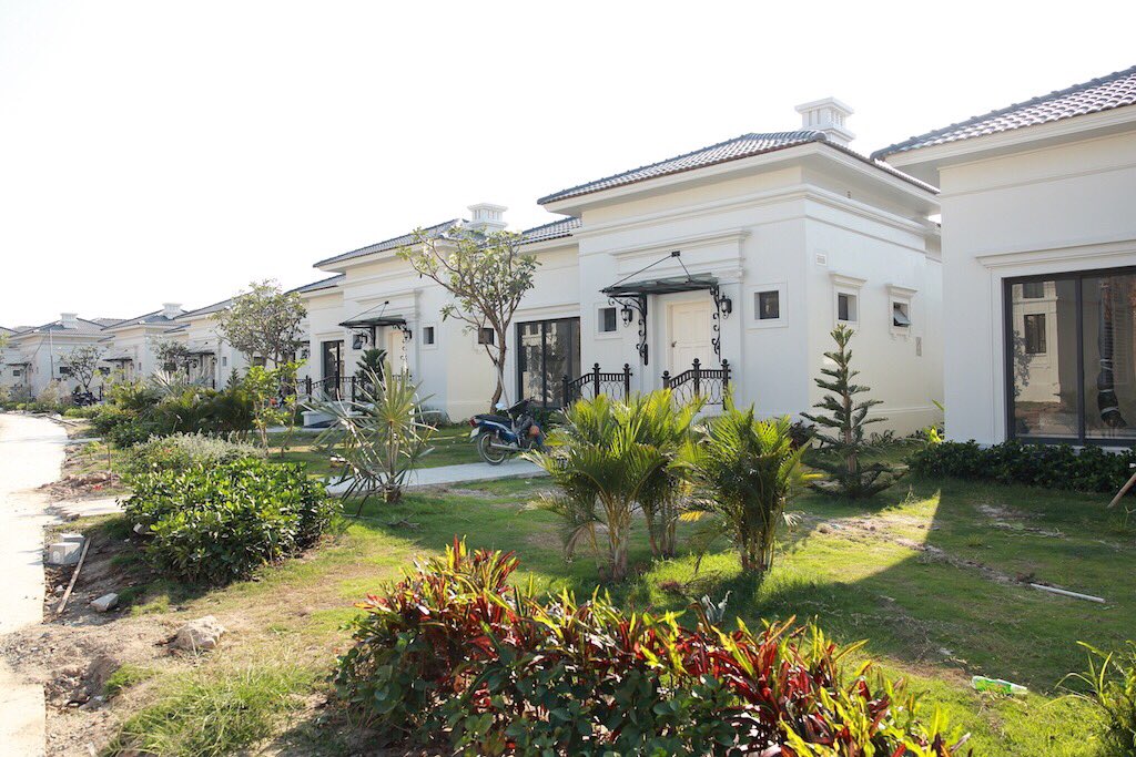 hanh404's tweet photo. Vinpearl is brandworld 
You don't want to own it? 
Only in vietnamses 
Ms. Hanh: +84936244998 https://t.co/PpETpKyC9U