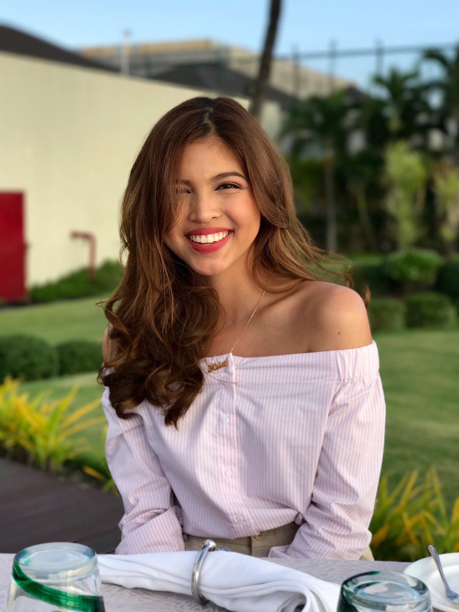 Happy Birthday to our Maine Girl &amp; our Queen <a href="/mainedcm/">Maine Mendoza</a> 🎂🎉
Thank you for giving us happiness &amp; Inspiration ❤️ we lab you! 😘

 #NicomaineAt22