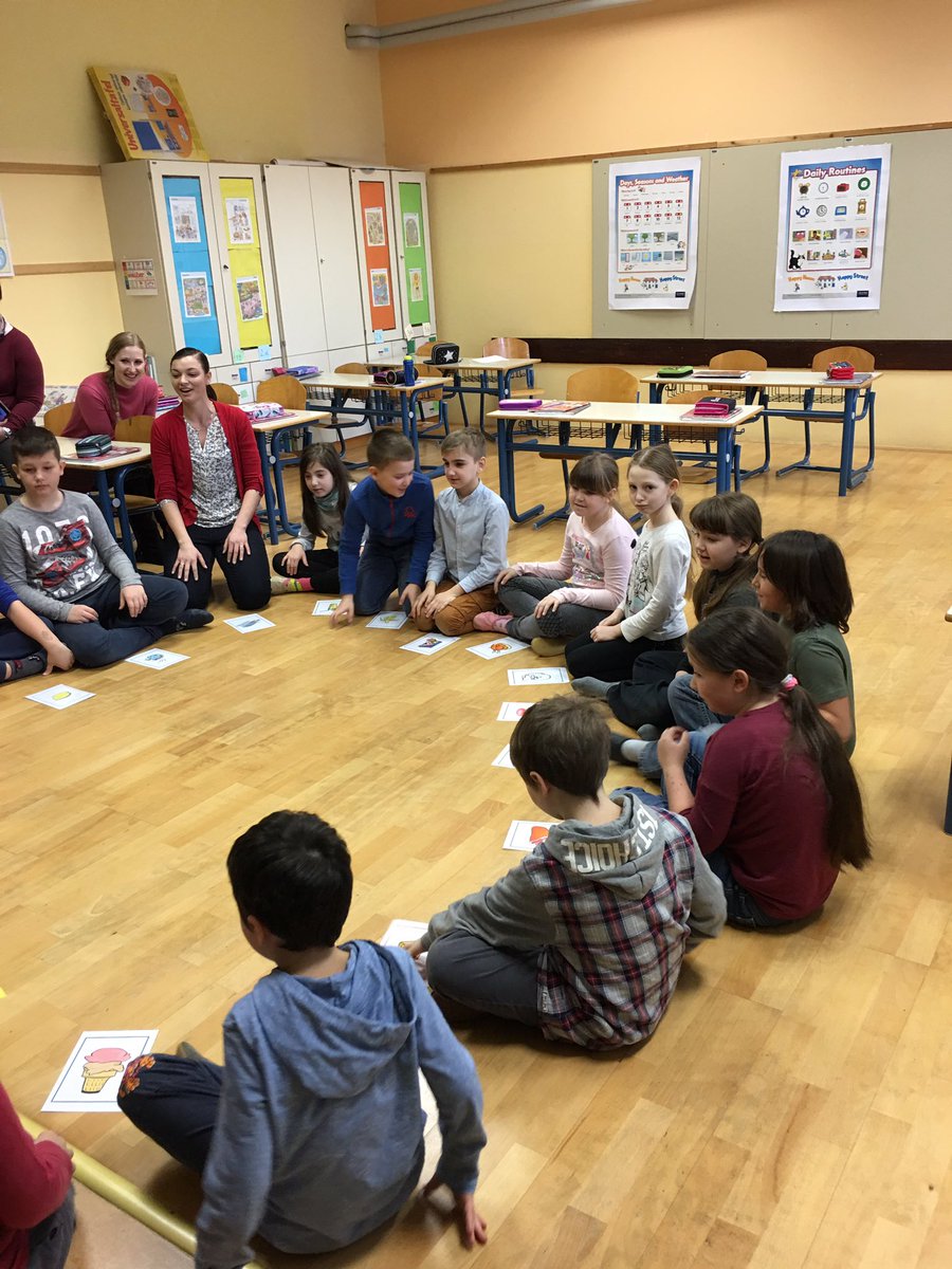 alea70's tweet photo. #English #class in #Lubiana #ErasmUsrSar @latiranna @sguscetto @aresgi58 @ASanna2010 https://t.co/SE05nwxTKQ
