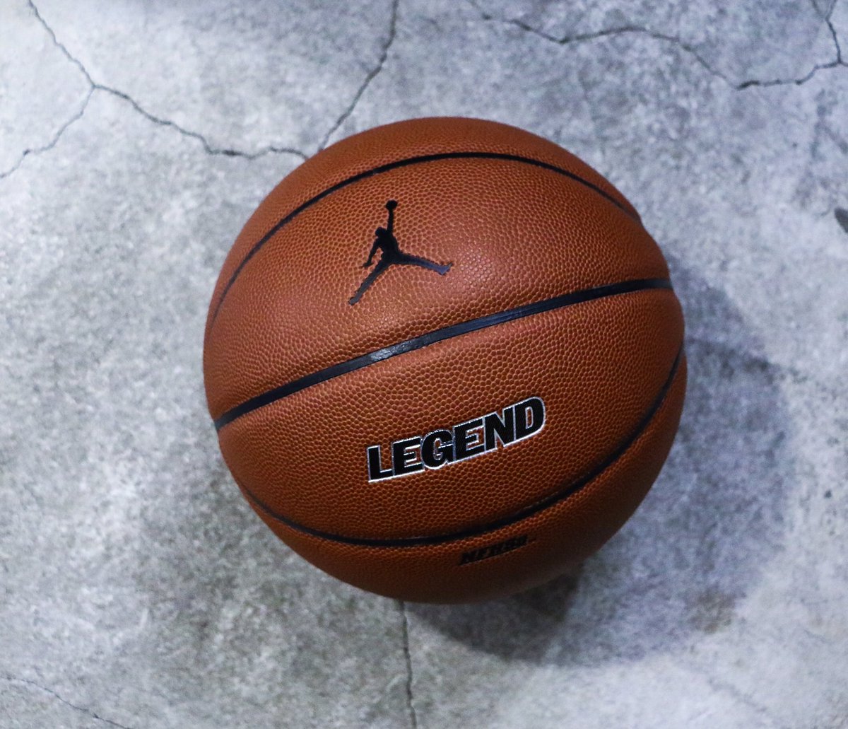 Slam 玉川学園店 Jordanブランドよりボールが登場 大きさは7号サイズのバスケットボールです 画期的なレザーを使用しグリップ力に優れております 是非お見逃しなく バスケ 専門店 Slam Jordan ボール Slam 玉川学園店 Jordanブランドよりボールが登場 大きさは7号サイズのバスケットボールです 画期的なレザーを使用しグリップ力に優れております 是非お見逃しなく バスケ 専門店 Slam Jordan ボール