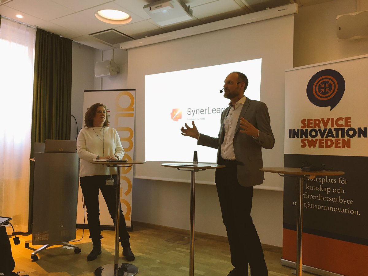 svnswe's tweet photo. Peter Löfgren @SynerLeap uppmanar alla industrier att släppa sina #innovationer "på hyllan" lösa till småföretagare och #startups. https://t.co/m3Fg3ZWWeC