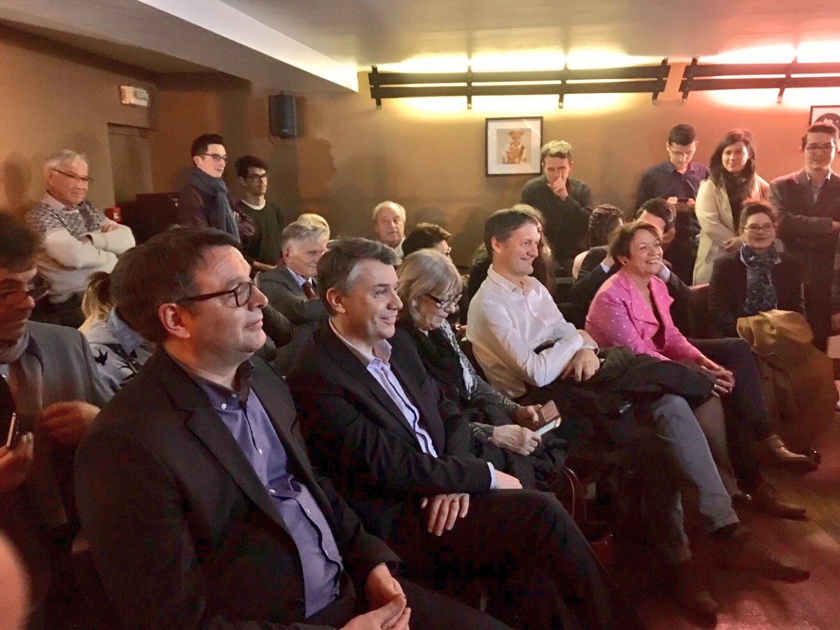 jeuneslr42's tweet photo. Pour finir hier soir, au lancement des @FillonJeunes_42 autour de nombreux collègues élu(e)s des @LRepublicains42 et de l'@UDI_Loire ! 4/4 https://t.co/xune5EyOA3