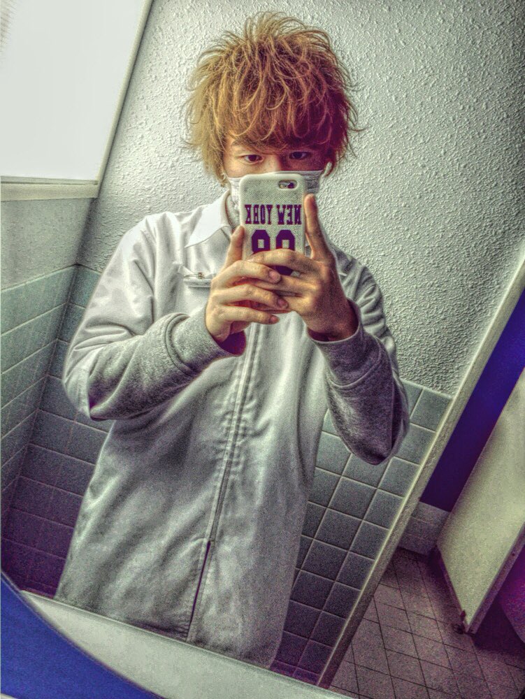 zumooooon's tweet photo. 今日はゆるふわにセットしてみました☺️
アイロンで適当にカールつけて
ナカノ4のワックスを少量つけて
束を適当につくったら完全です！

すごく簡単です😁👌
ぜひやってみてください☺️

#いいと思ったらRT 
#1mmでもいいなと思ったらRT 
#雰囲気嫌いじゃないよって人RT https://t.co/zvn1FsvBGz