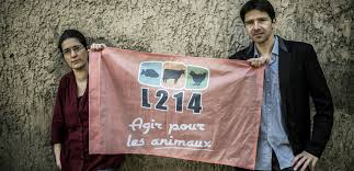 Enthoven_R's tweet photo. A l'occasion du #salonagriculture, #Quivive reçoit @ArsacSebastien et @bruzit (#L214) pour parler #Vegan... 
#Europe1 samedi 15h-16h https://t.co/8QdO8nWdJy