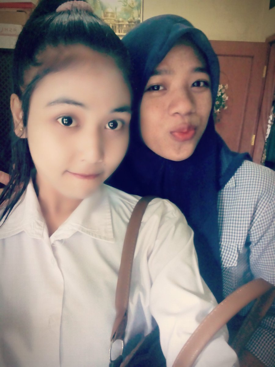 Aniydha1's tweet photo. No editan #with kawan tersyng 😚😘 https://t.co/GJjULb8mds