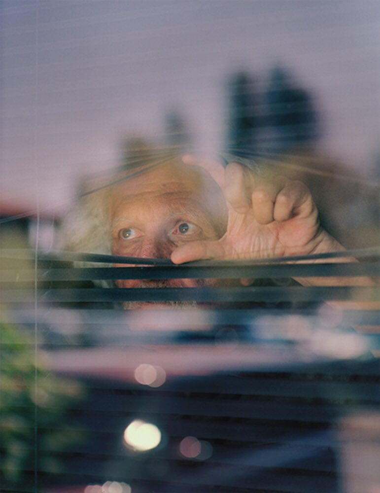 What makes UFO Phenomena? yet-magazine.com/post/what-make… #ufo <a href="/elena_vaninetti/">elena vaninetti</a> for #yetmagazine