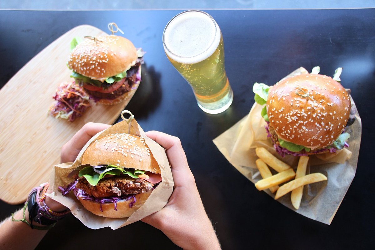 1… 2… 3… #BURGERS! Original fried #chicken , #spicy or #vegetarian