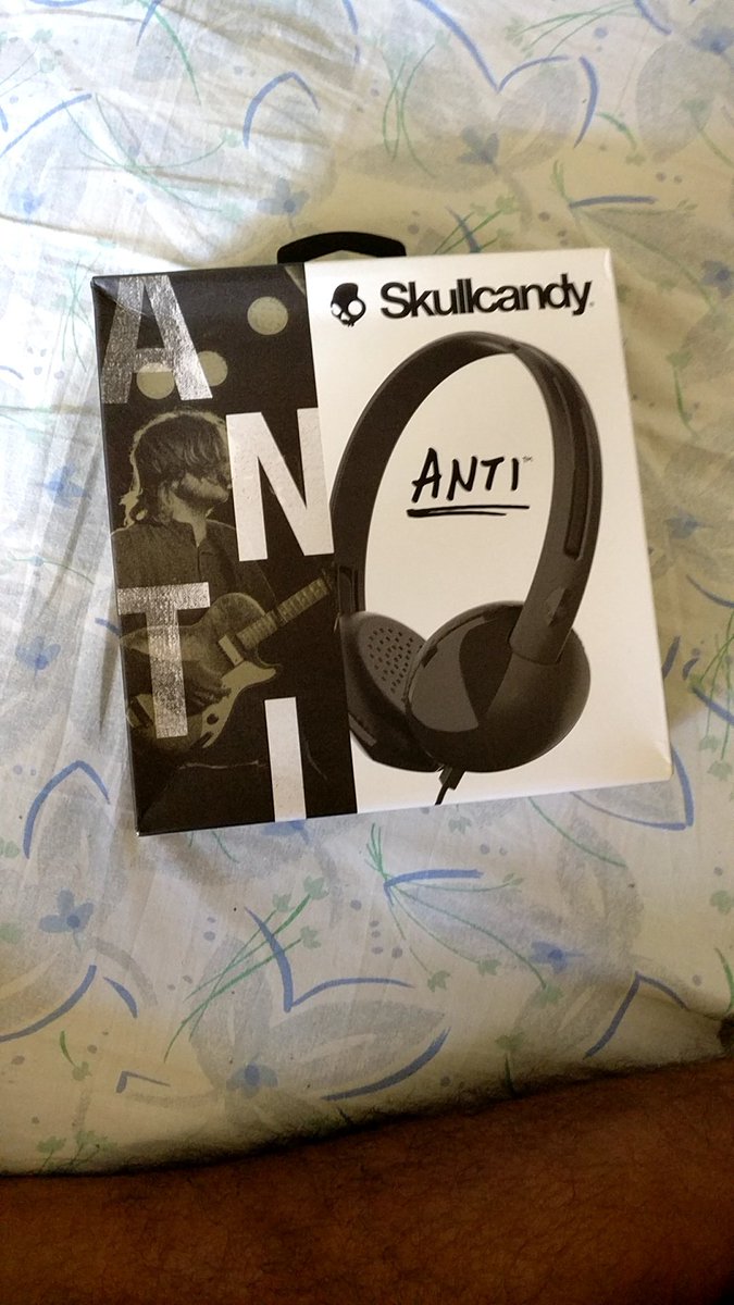 Akiisssss's tweet photo. @DiscoveryIN
Thank You So Much For This Cool Headphones, You are The Best #IndiaMyWay https://t.co/vWWzwBmb4R