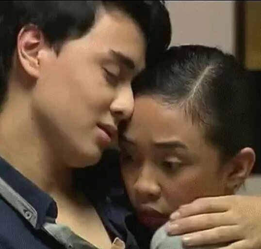ItsMeJoyskie's tweet photo. Goodluck #MayWard sa Day 2 ng Live Drama
😍 💩 #Ikay #Aren #KayRen #Maymay #edward
#PBBLiveDrama https://t.co/W3ESPqk7Wu