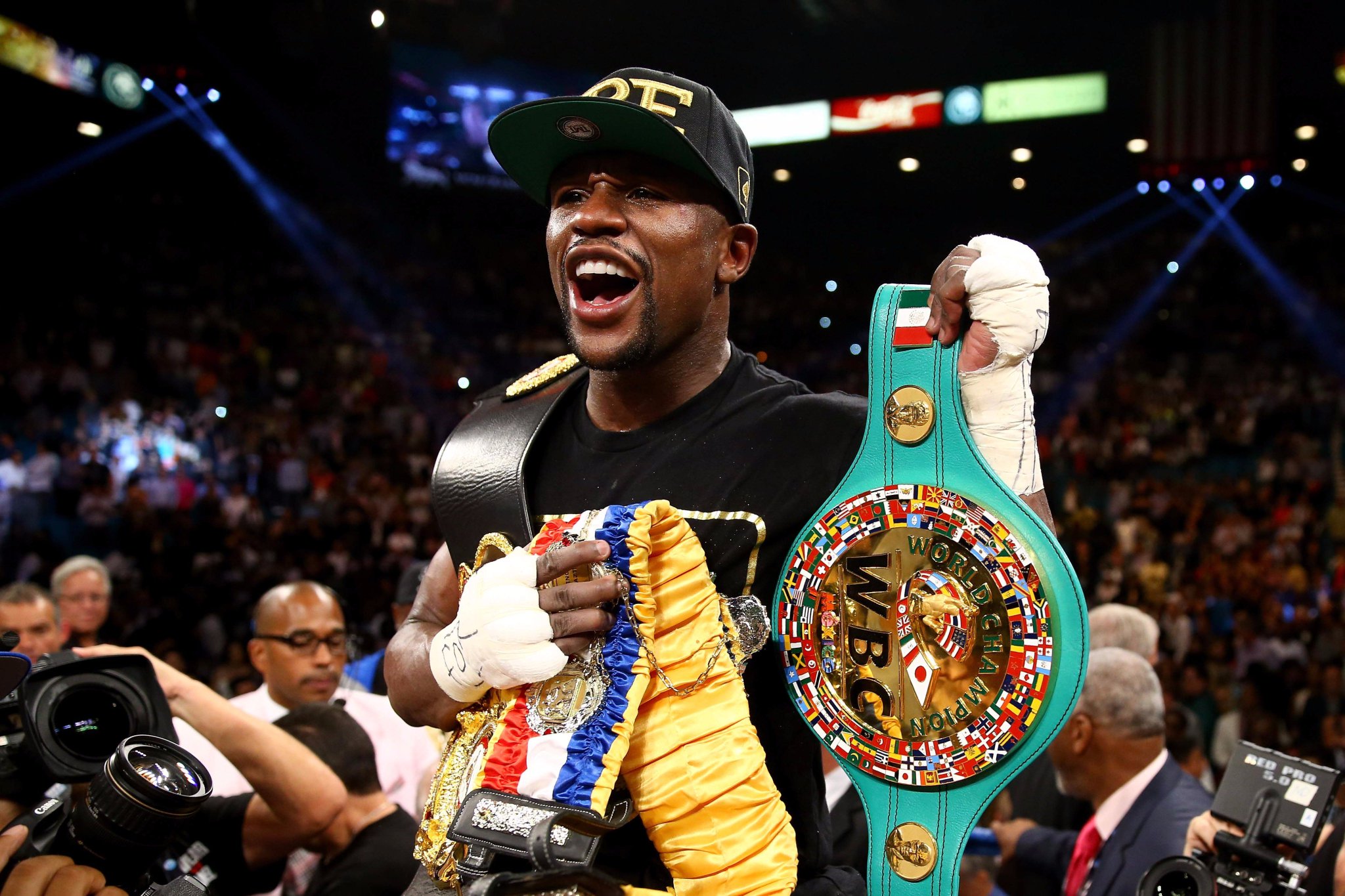 Happy Birthday to Floyd Mayweather Jr., who turns 40 today! 