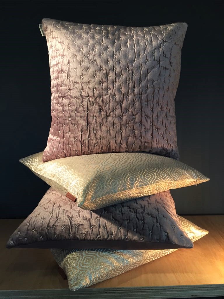 unionhouse01's tweet image. #Springlines now in! #Sumptious new #softfurnishings in #beautiful #blushshades &amp;amp; #metallic touches with #luxurious feather inner's #hyggee