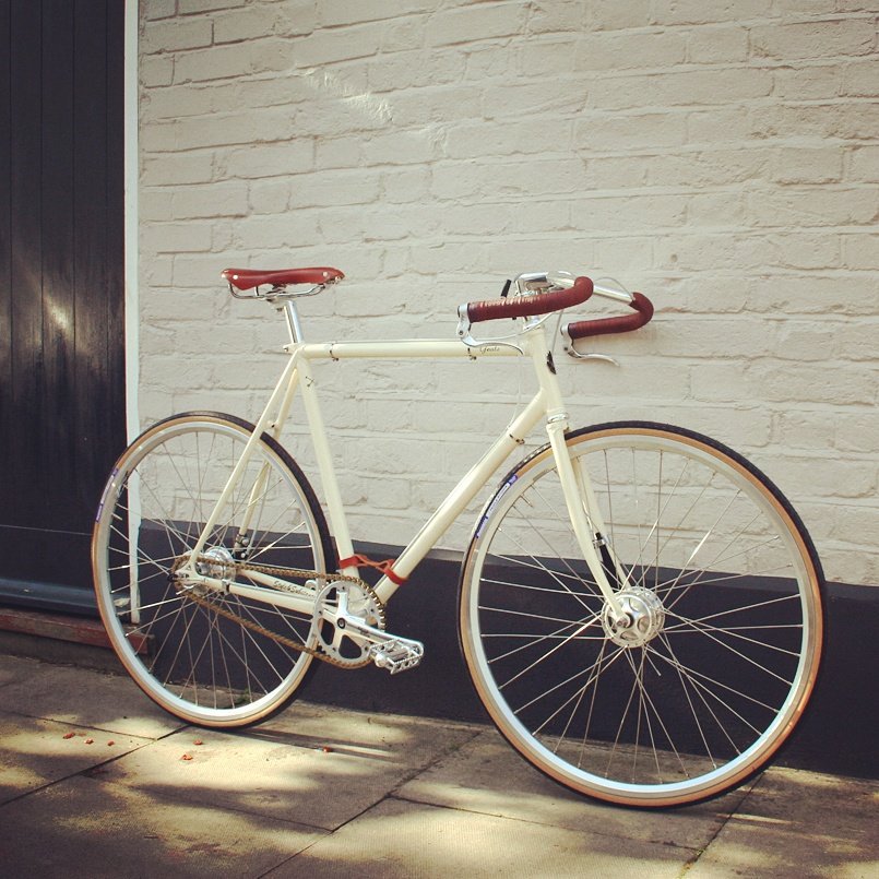 8ballbikes's tweet photo. Sporty and stylish https://t.co/KxInkjF3R4