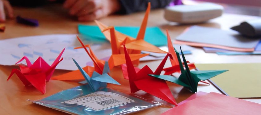 Day of Remembrance Crane Making bananaslugnews.wordpress.com/2017/02/24/day…