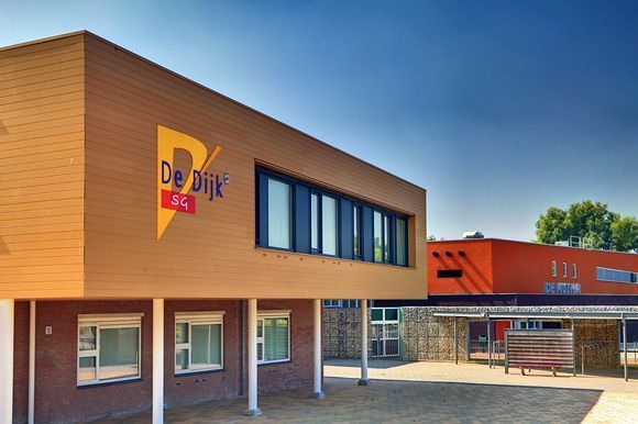Medemblikactuee's tweet photo. #medemblik: #dalende #lijn #schoolverlaters Gemeente #medemblik https://t.co/TVl3WhIMB2 https://t.co/FKIVbNG7Wo