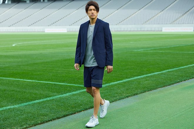 Fashionsnap Com 内田篤人 がビジュアルに登場 アディダス イセタンメンズ 第2弾はサマースーツ T Co Wdhwnmahtp Adidas スーツ