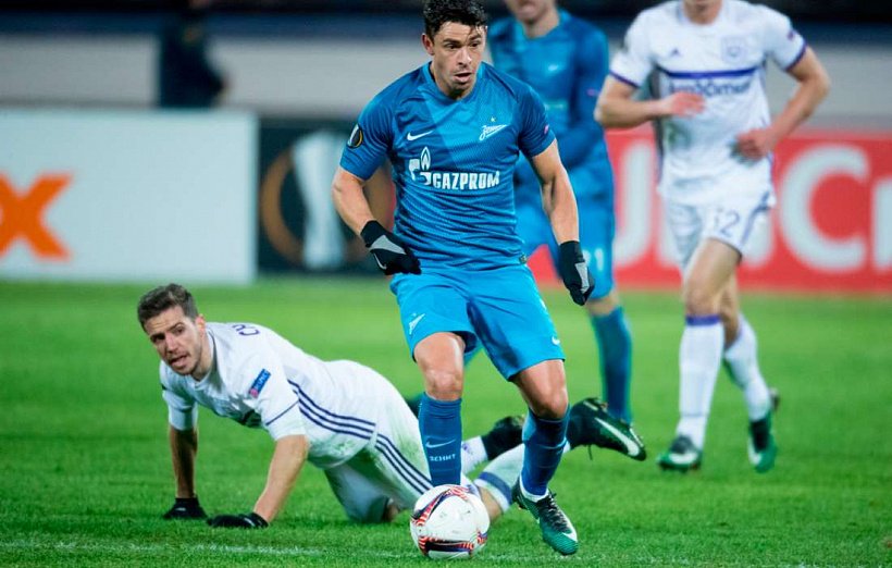 fczenit_en's tweet photo. Giuliano sums up the disappointment of last night's result: "We did everything in our power to win" #ZENAND #UEL
📝https://t.co/Q9pa4LusA8 https://t.co/ccjX8C4xtn