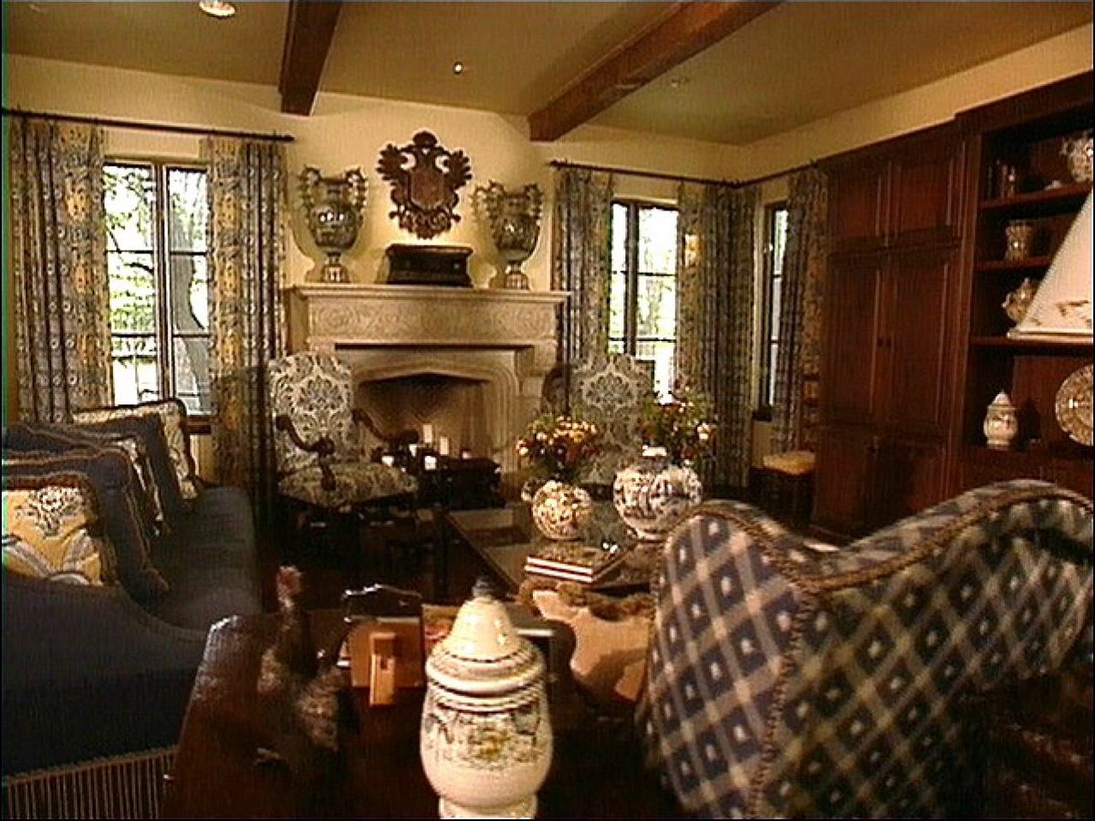 IOMMHQ's tweet photo. One of twenty hidden livingrooms, the Institute has uncovered them as an escape from political weariness. Come, sit, relax, and read. https://t.co/IjH3kDUohk
