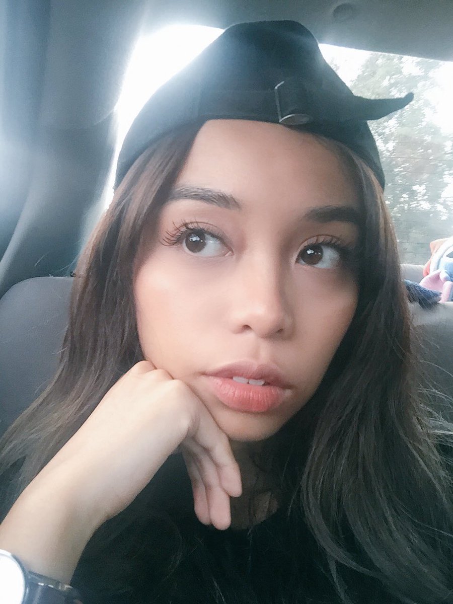 iamaly_b's tweet photo. I'm feeling my lashes!!! Damn I feel so extra β€ #artemode https://t.co/XK4xsyvPPf