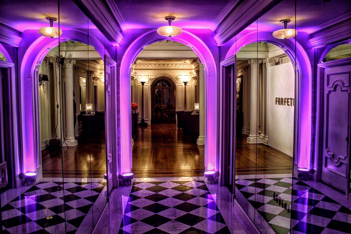 DavidMerrell's tweet photo. Archway entrance to Royal Suite @BeverlyWilshire @AlfreWoodard #oscarsistahs pre-#oscar #event @farfetch @AOOevents @AOOFloral #DMinspired https://t.co/Y3Z0eYzuGd