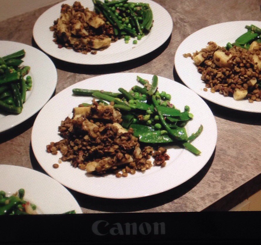 savoursaviour's tweet photo. Celeriac, lentils &amp; a mangetout, green bean, asparagus &amp; pea salad. My mother had never tried celeriac before! https://t.co/Bti4EMZ1E1