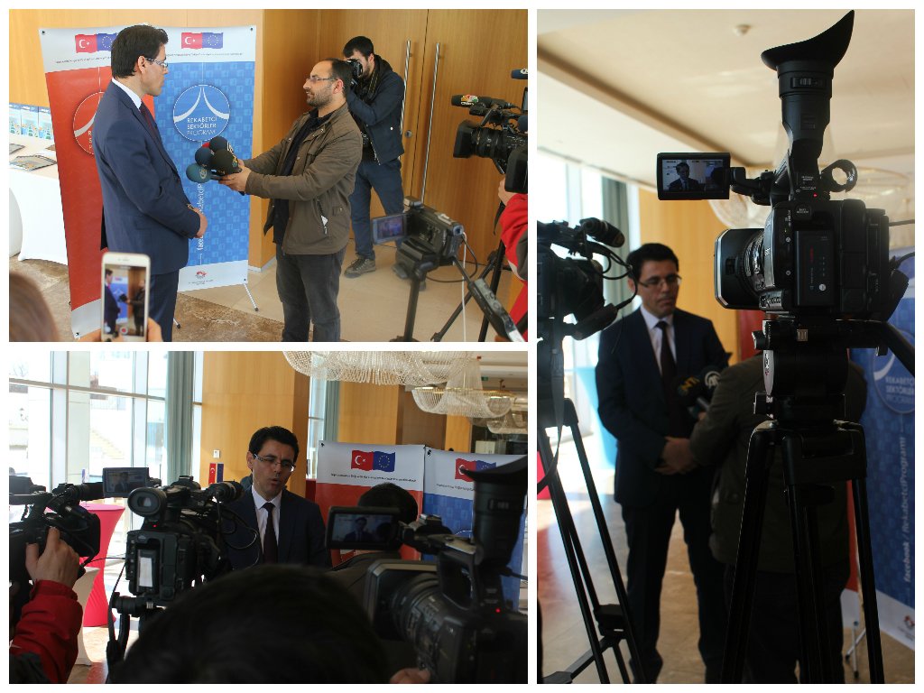 "<a href="/TCSanayi/">Sanayi ve Teknoloji Bakanlığı</a> AB Mali Programları Daire Başkanı Murat Altun, basının <a href="/RekabetciSP/">Rekabetçi Sektörler</a> yeni dönem fonları hakkındaki sorularını yanıtlıyor."