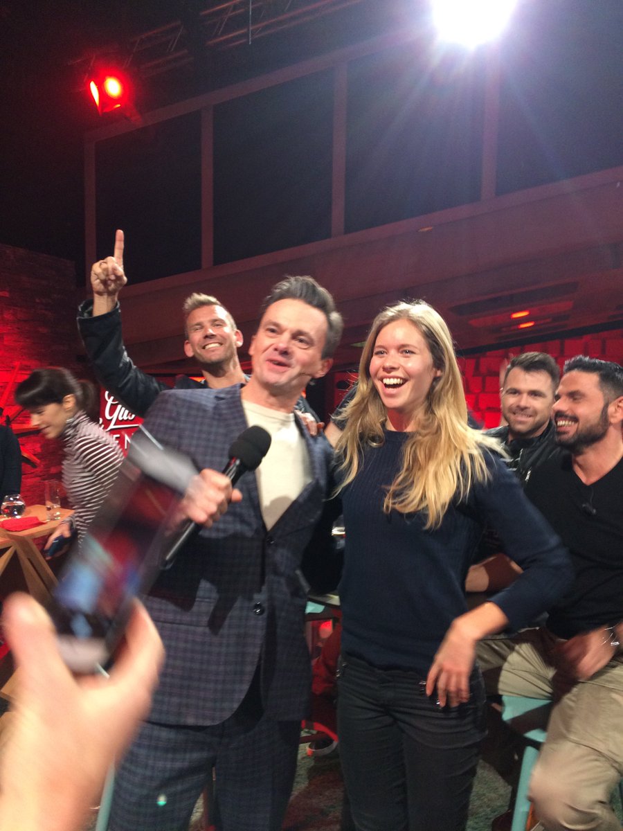 MiekeFau's tweet photo. Altijd een leuke sfeer in de coulissen van Van Gils &amp; Gasten! #Ilovemyjob https://t.co/w6TbUcuP4Y