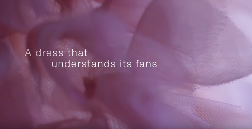 Cos'è il #cognitive dress? Guarda il video sulla collaborazione tra #Marchesa ed IBM bit.ly/1W5wMPi  #fashion