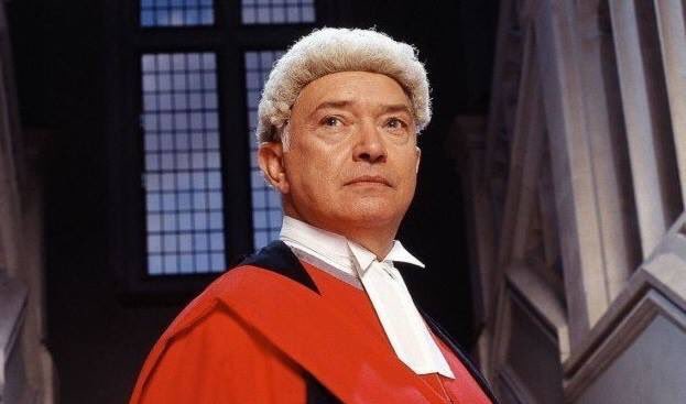 LexLiga's tweet image. СЕРІАЛИ ПРО ЮРИСТІВ

Суддя Джон Дід

facebook.com/lexligalaw/pho…