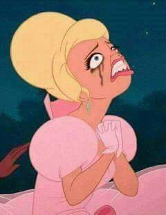 daniela62649130's tweet photo. #ArtistadelfestivalMonLaferte No soy muy buena hablando ni tampoco escribiendo, sólo son palabras locas de una loca que se ha muerto. https://t.co/WnQJY4IsKm