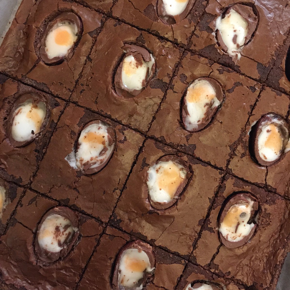 Oliverspantry's tweet photo. Oh we love these brownies from @brownnblond! #CremeEgg #Brownie #BrownieMan #BrownnBlond #Ripon #DiscoverRipon #Easter #Egg https://t.co/phoSUPK25N