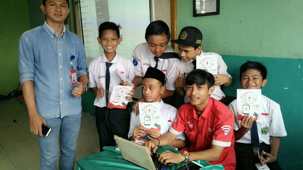 Adik-adik, kalian terlihat makin pinter deh kalo blajarny lewat PADI TELKOM :) <a href="/Synergy_Telkom/">Portfolio & Synergy Telkom Indonesia</a> #BUMNHadirUntukNegeri #PADITREG1 #WITELAMPUNG