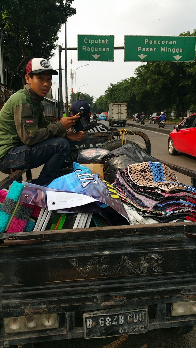 Abaaah's tweet photo. Relawan AHY @kassavajakarta lakukan kerja bakti hari ini  https://t.co/lH0Hqu0V1s