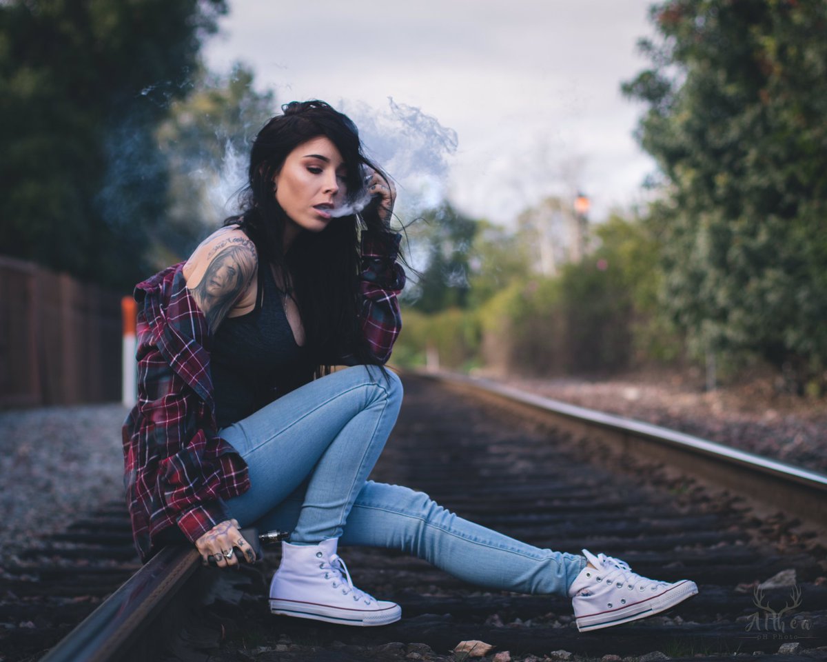 Live Free 💙💙💙 ft: @tessaraephoto #vaping #vape #savevaping