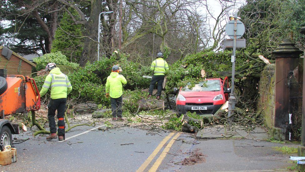 Havoc strewn across the country after Storm Doris visits the UK.
buff.ly/2lePAMk