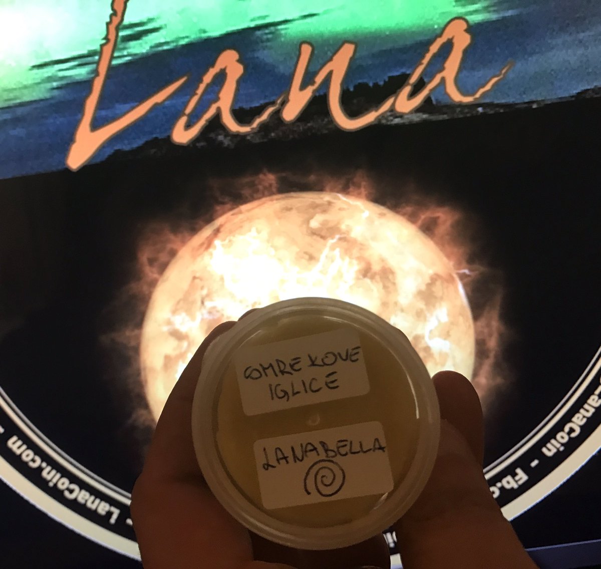 LanaCoin's tweet photo. 10years old and already planning a business venture. I give you #LanaBella. Natural #Pinea lipbalm. Soon at @Cryptopia_NZ marketplace https://t.co/jPVubNpfTu