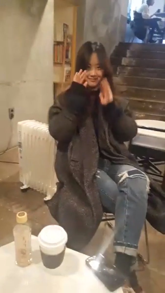 hyeyeon_pics's tweet photo. hyeyeon from haeryeong ig live ♡ https://t.co/E93S3Bw346
