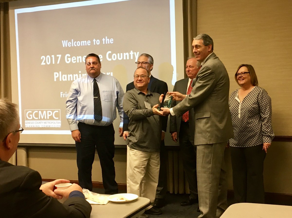 mattbach's tweet photo. Congrats @MMLeague member @DowntownFenton - won Innovation & Infrastructure #GCMPC award 4 new streetscape $4.5 mil project! @DPGilmartin https://t.co/vZckehRhfP