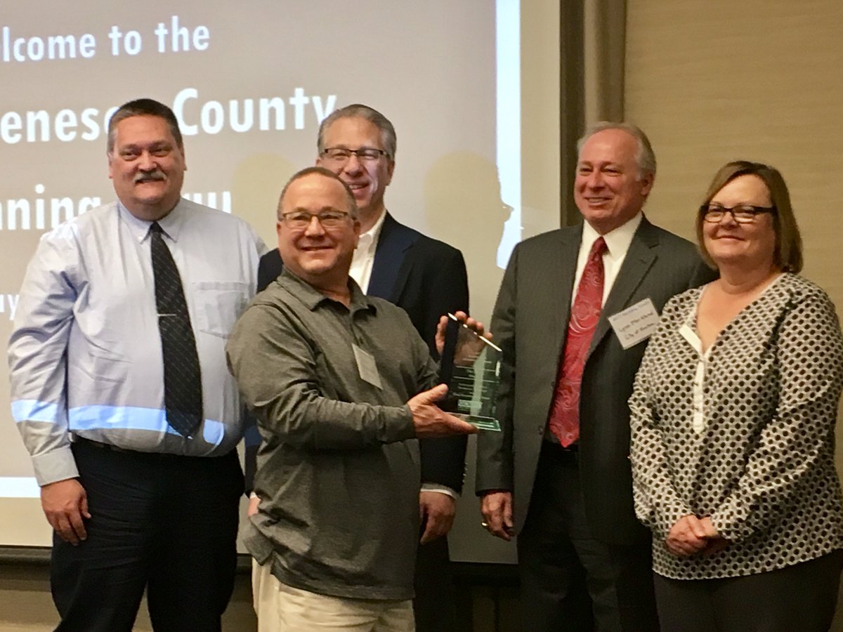 mattbach's tweet photo. Congrats @MMLeague member @DowntownFenton - won Innovation & Infrastructure #GCMPC award 4 new streetscape $4.5 mil project! @DPGilmartin https://t.co/vZckehRhfP