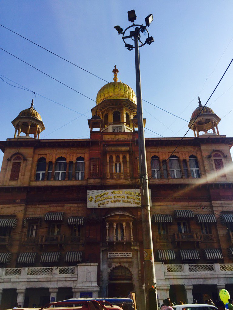 Divine love
#gurudwara #sheeshganjsahib #chandnichowk #delhi #Sikh #blessings