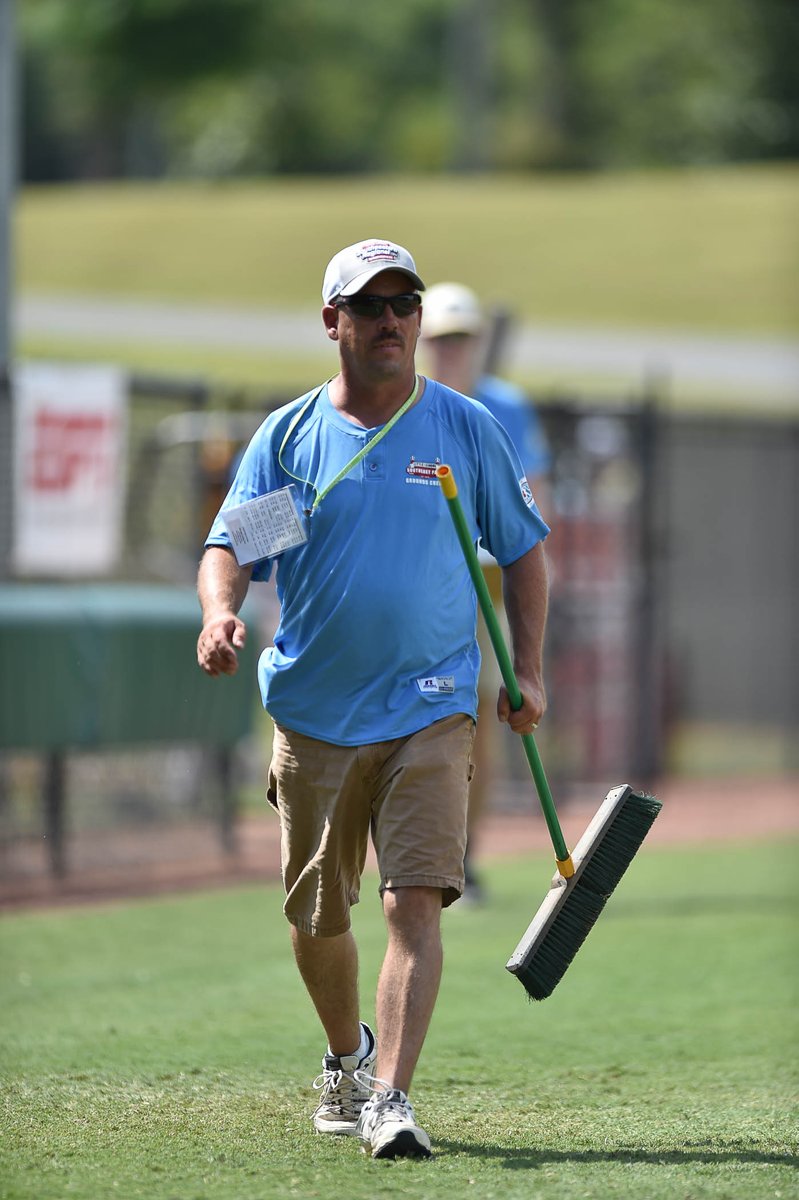 LLSoutheastern's tweet image. Volunteer in Warner Robins, GA for the Little League Baseball and Softball Regionals. Learn more: bit.ly/volunteerSE2017