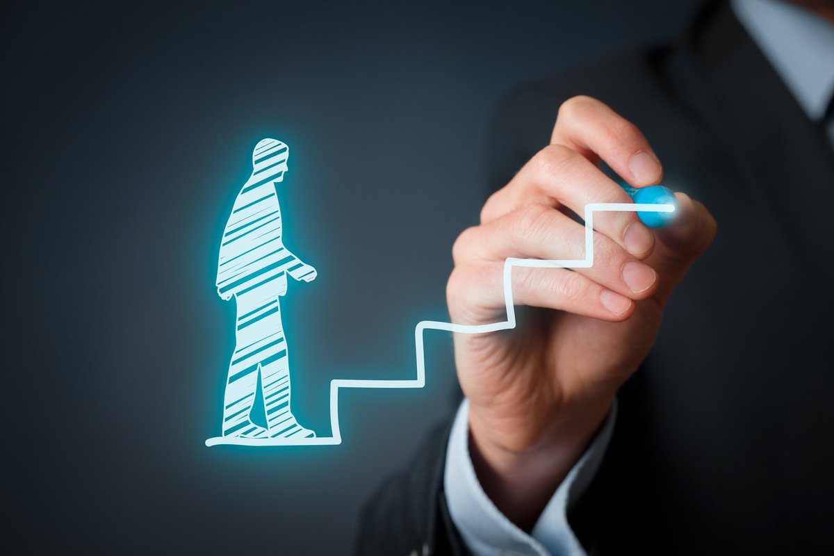 100 Consejos Santander 2023 tweet media