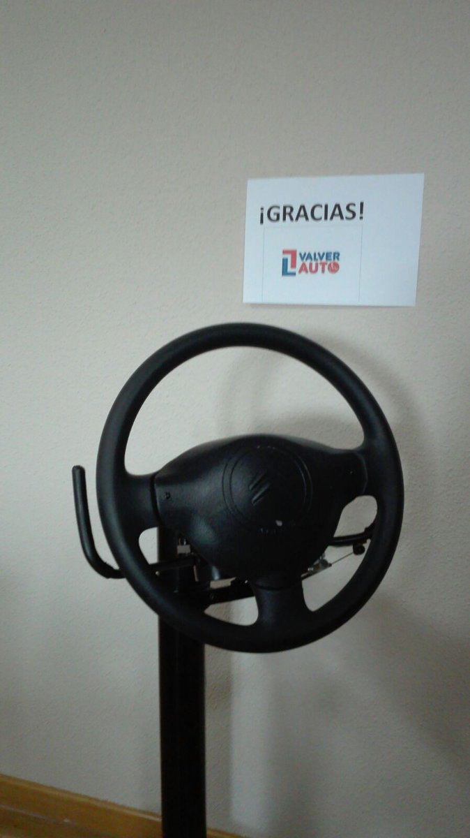 asociaciondia's tweet photo. ¡Gracias @Valverauto por la donación de este volante para nuestros cursos de conducción! #FelizViernes https://t.co/vUm6zh175P