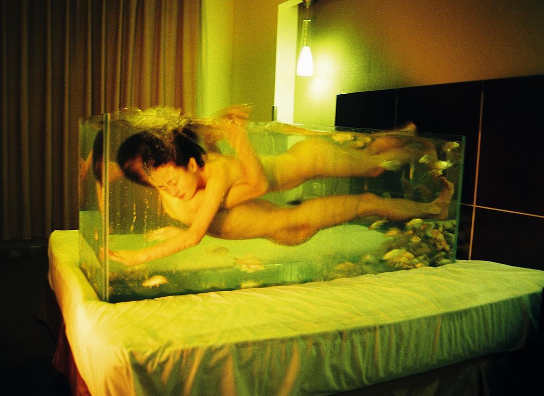 20_pixel's tweet photo. RIP Ren Hang https://t.co/VB6NkqWABb